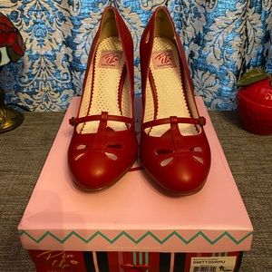 Pinup Couture Red Faux Leather Pumps. Size 9.